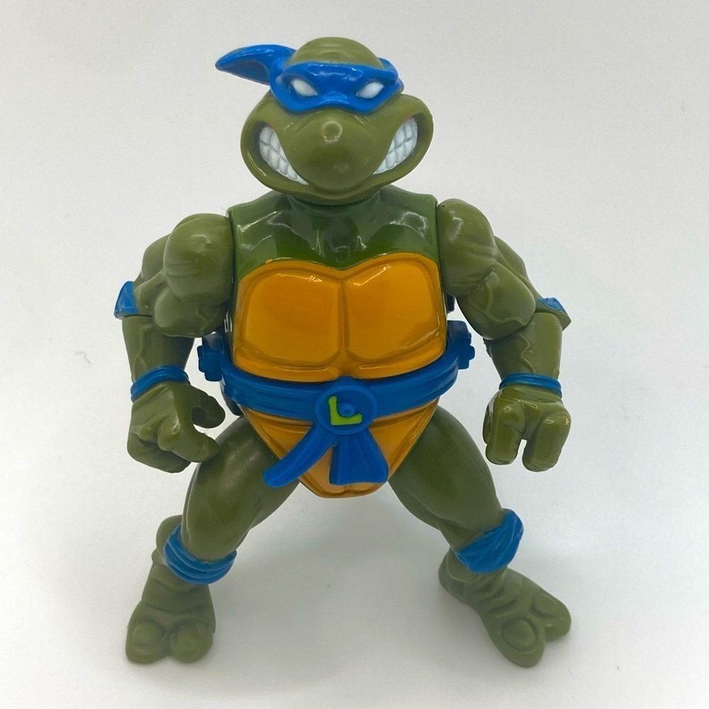 Vtg 90s TMNT Teenage Mutant Ninja Turtles
Storage Shell Leonardo Action Figure